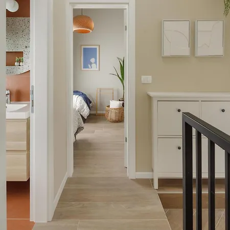 4 Bedroom Cozy In Пореч