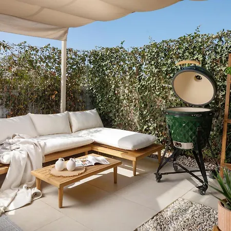Casa de Férias Beautiful In With Indoor Swimming Pool